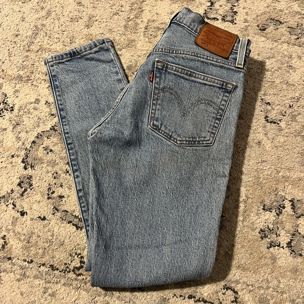 Levi's Women's Light Blue Classic Denim Jeans
